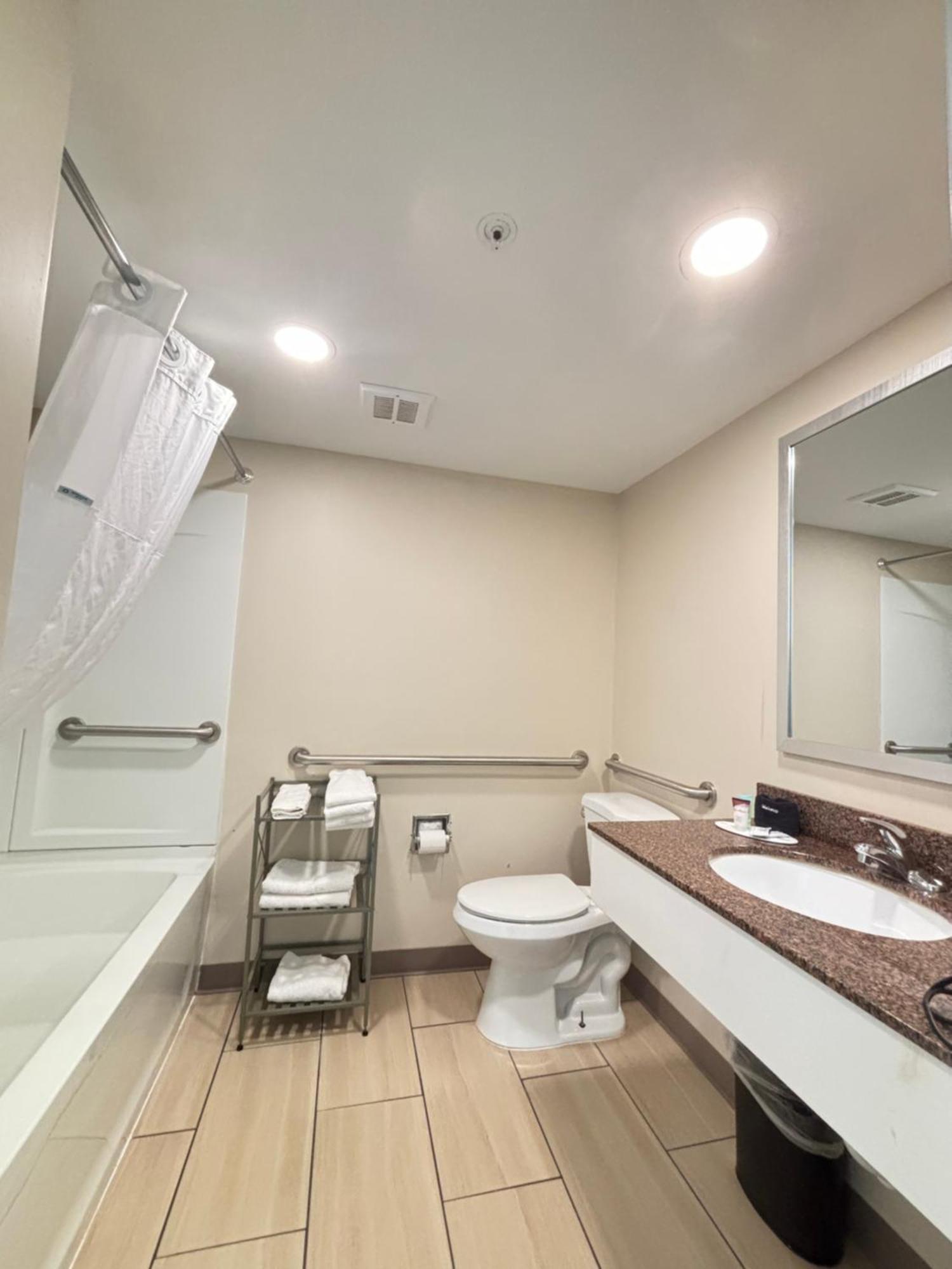 Baymont By Wyndham Lake Park Valdosta I75 Buitenkant foto